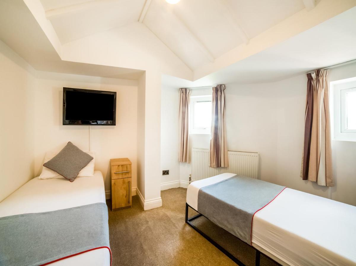 Oyo Tamtam Acton Hotel London Kültér fotó