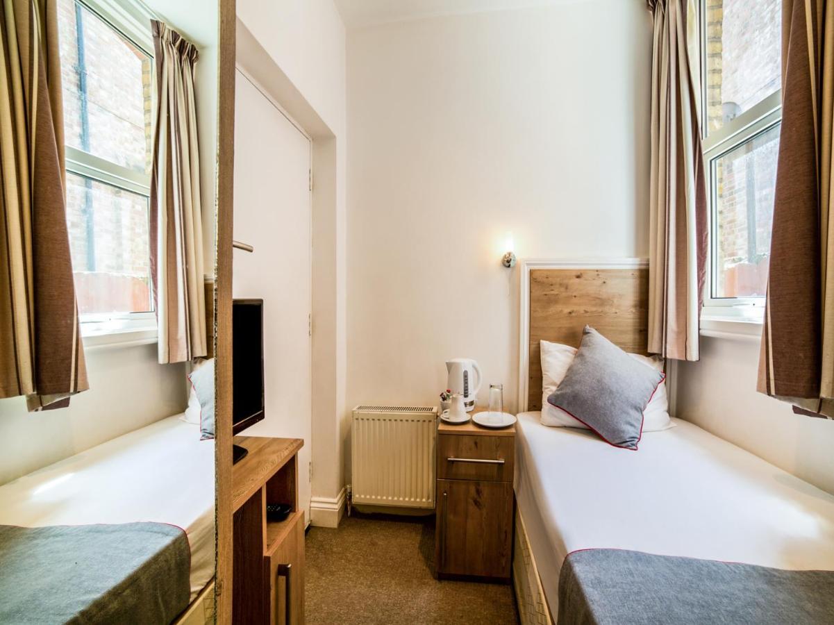 Oyo Tamtam Acton Hotel London Kültér fotó