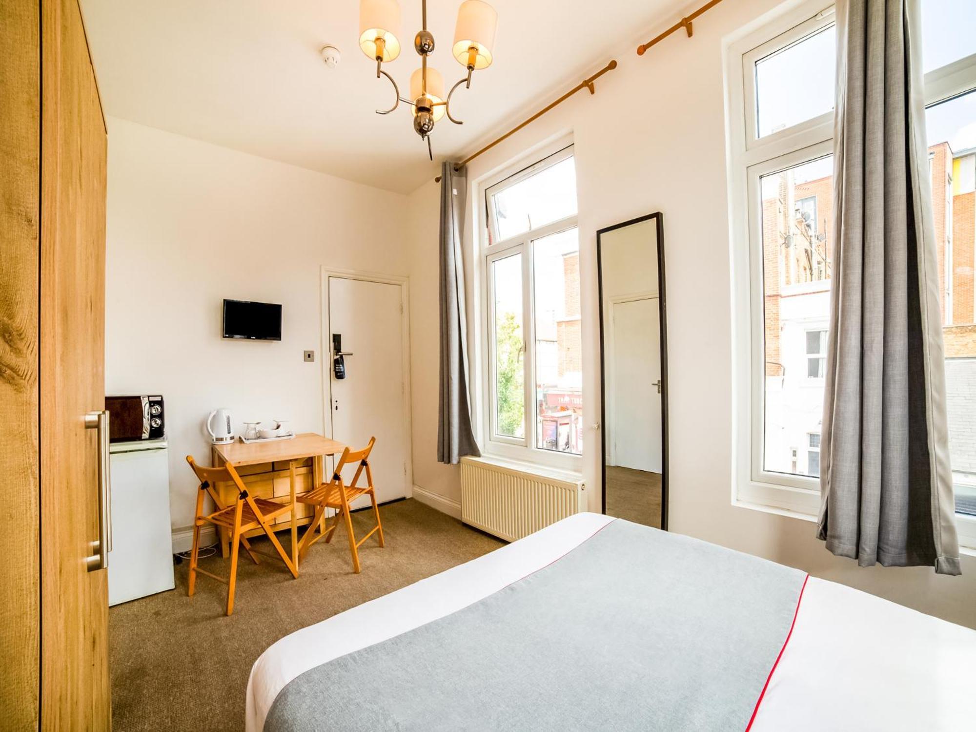 Oyo Tamtam Acton Hotel London Kültér fotó