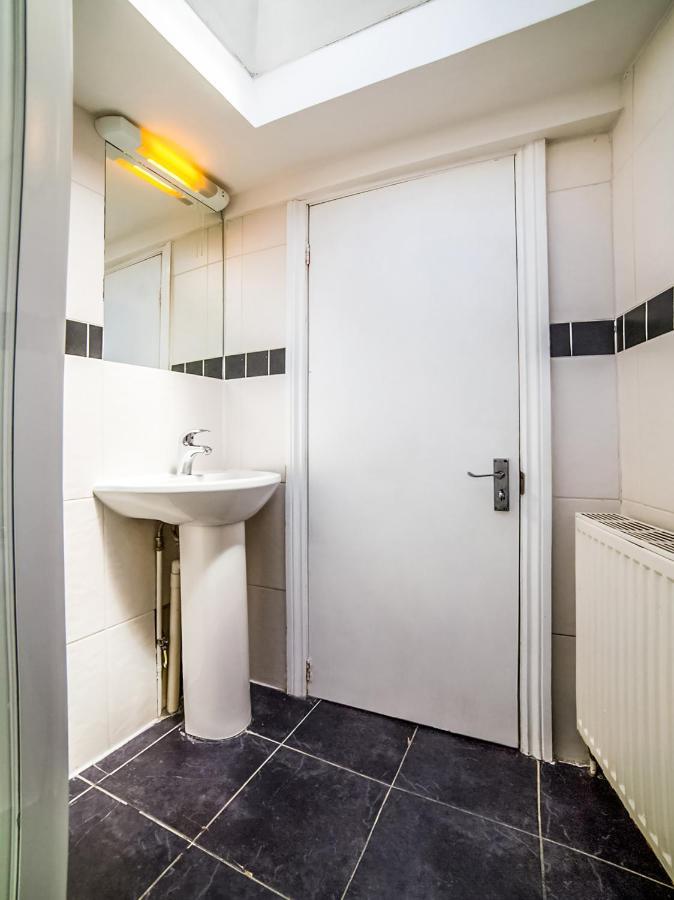 Oyo Tamtam Acton Hotel London Kültér fotó