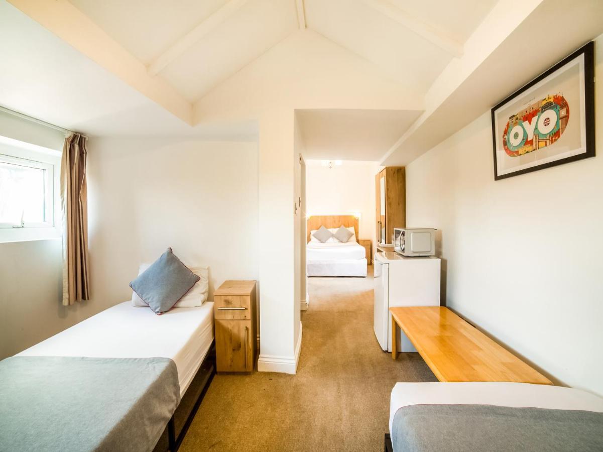 Oyo Tamtam Acton Hotel London Kültér fotó