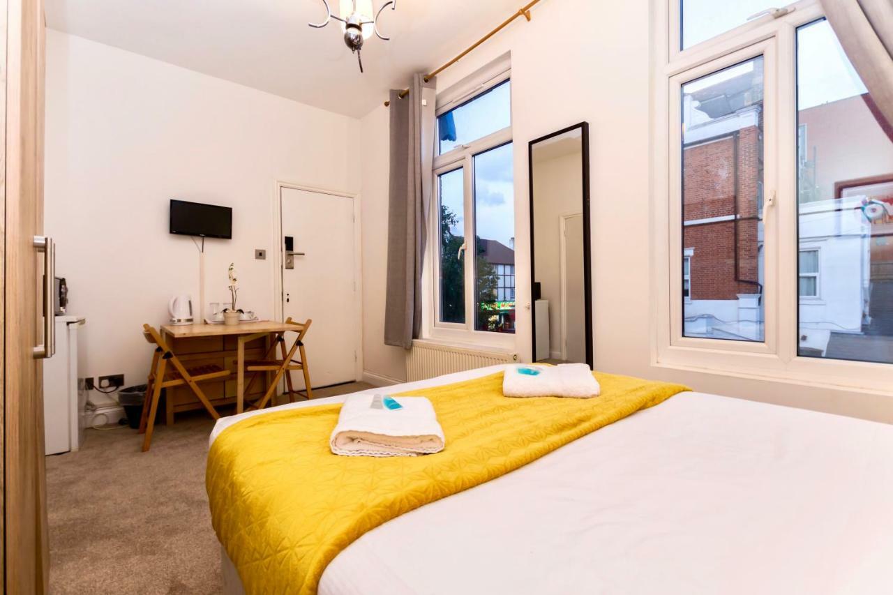 Oyo Tamtam Acton Hotel London Kültér fotó