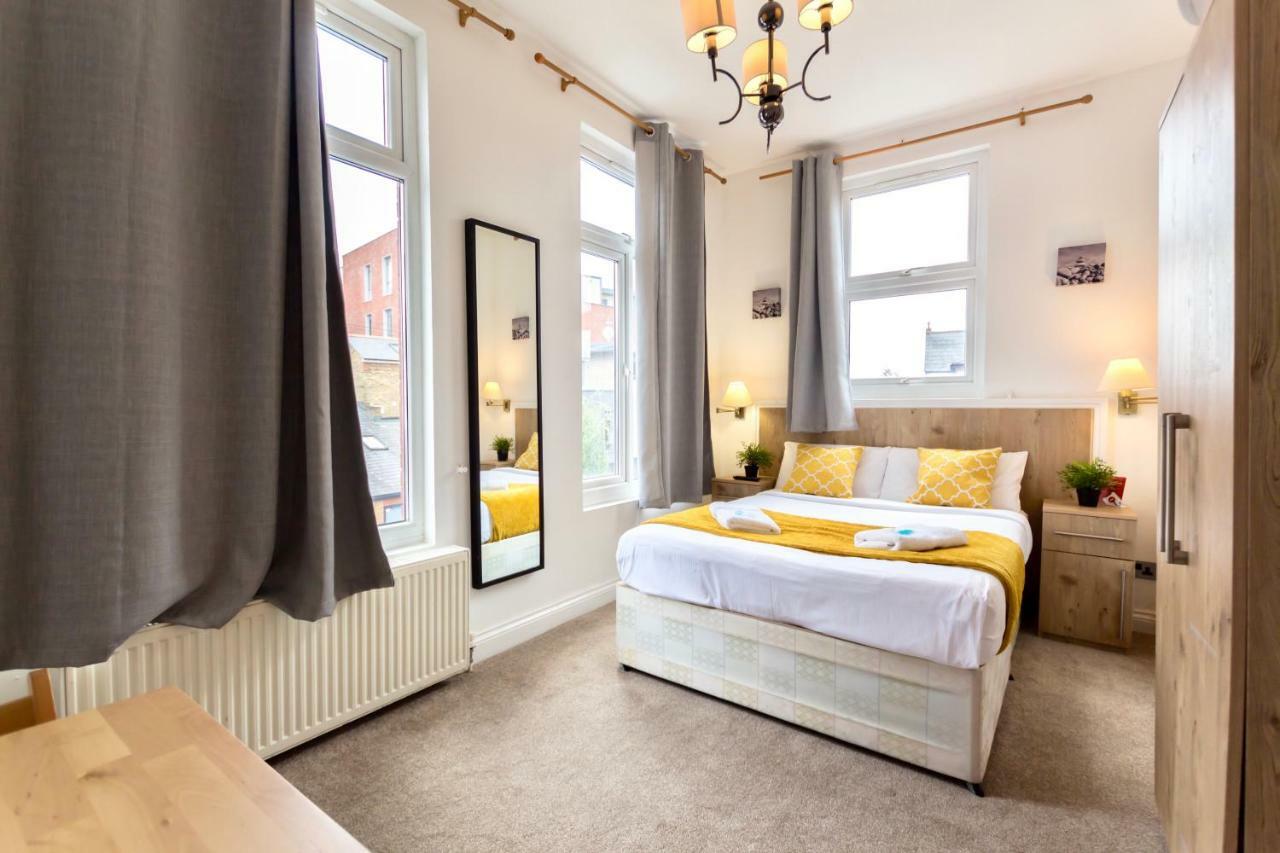 Oyo Tamtam Acton Hotel London Kültér fotó