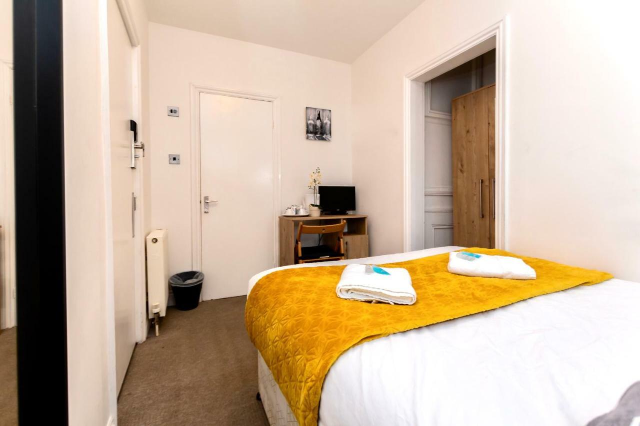 Oyo Tamtam Acton Hotel London Kültér fotó