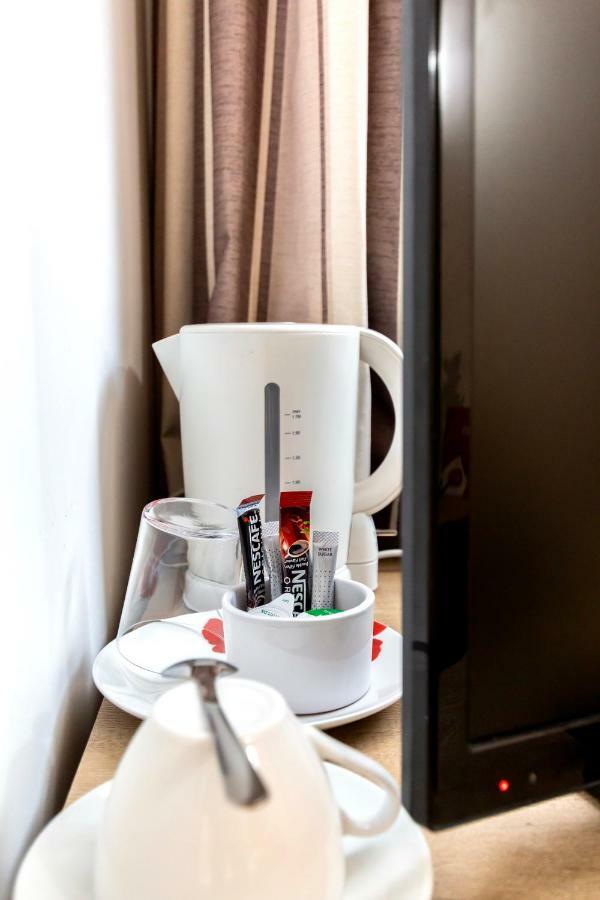 Oyo Tamtam Acton Hotel London Kültér fotó