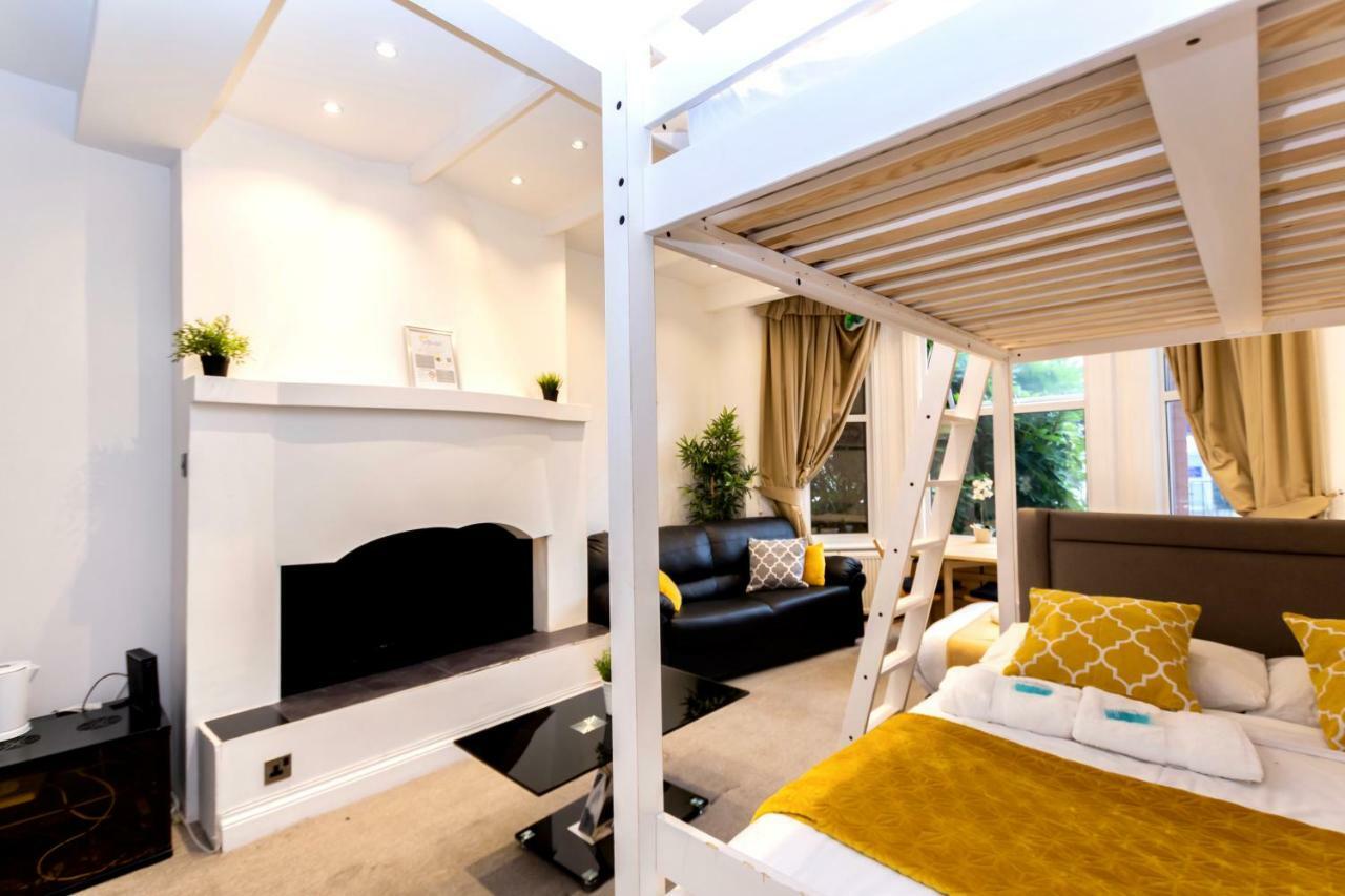 Oyo Tamtam Acton Hotel London Kültér fotó