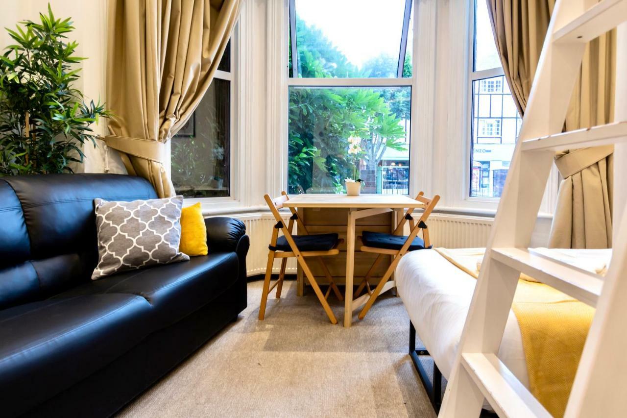 Oyo Tamtam Acton Hotel London Kültér fotó