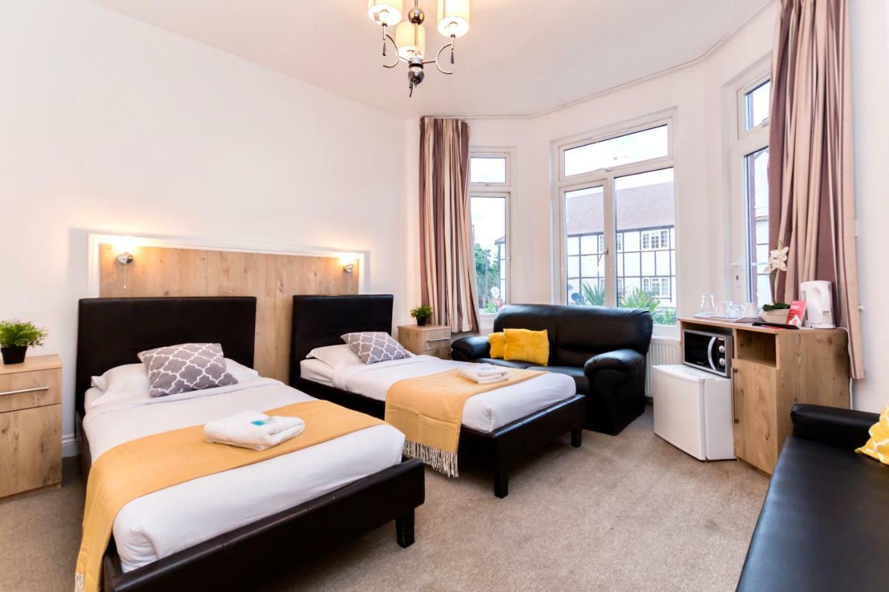 Oyo Tamtam Acton Hotel London Kültér fotó