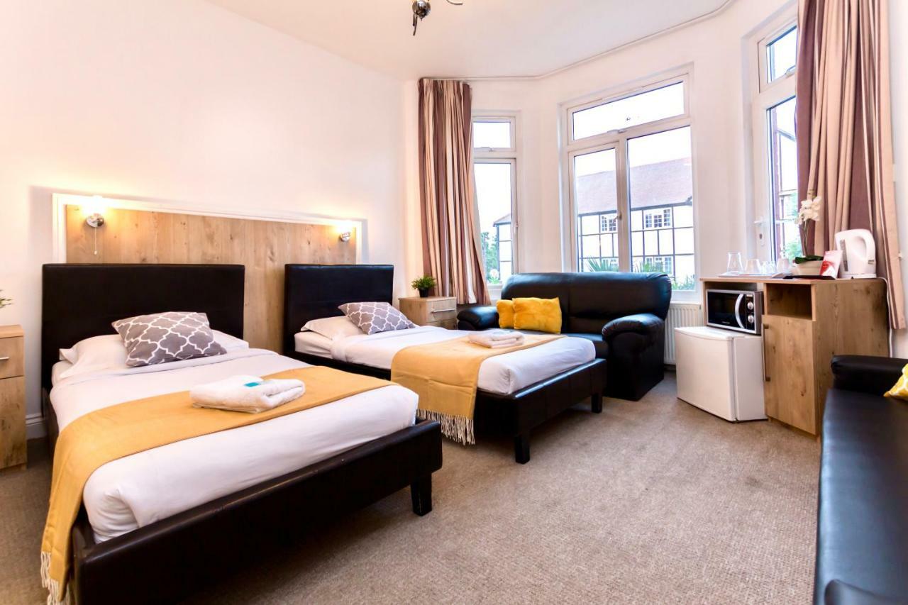 Oyo Tamtam Acton Hotel London Kültér fotó