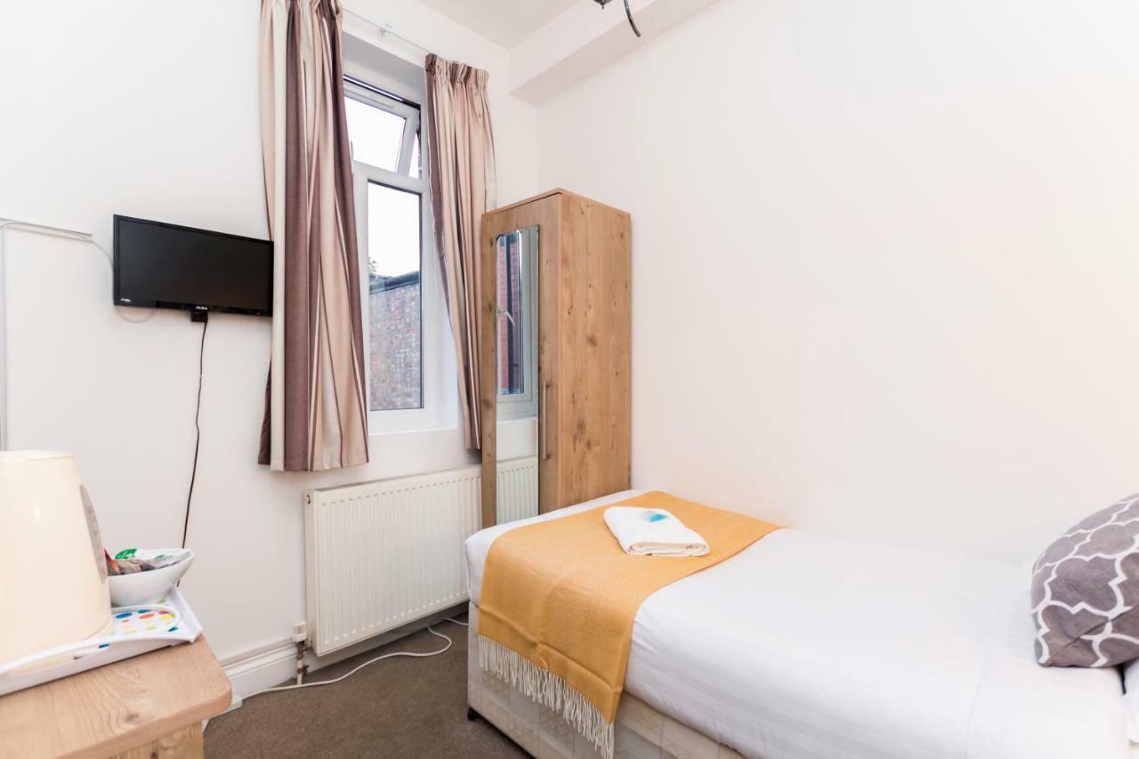 Oyo Tamtam Acton Hotel London Kültér fotó