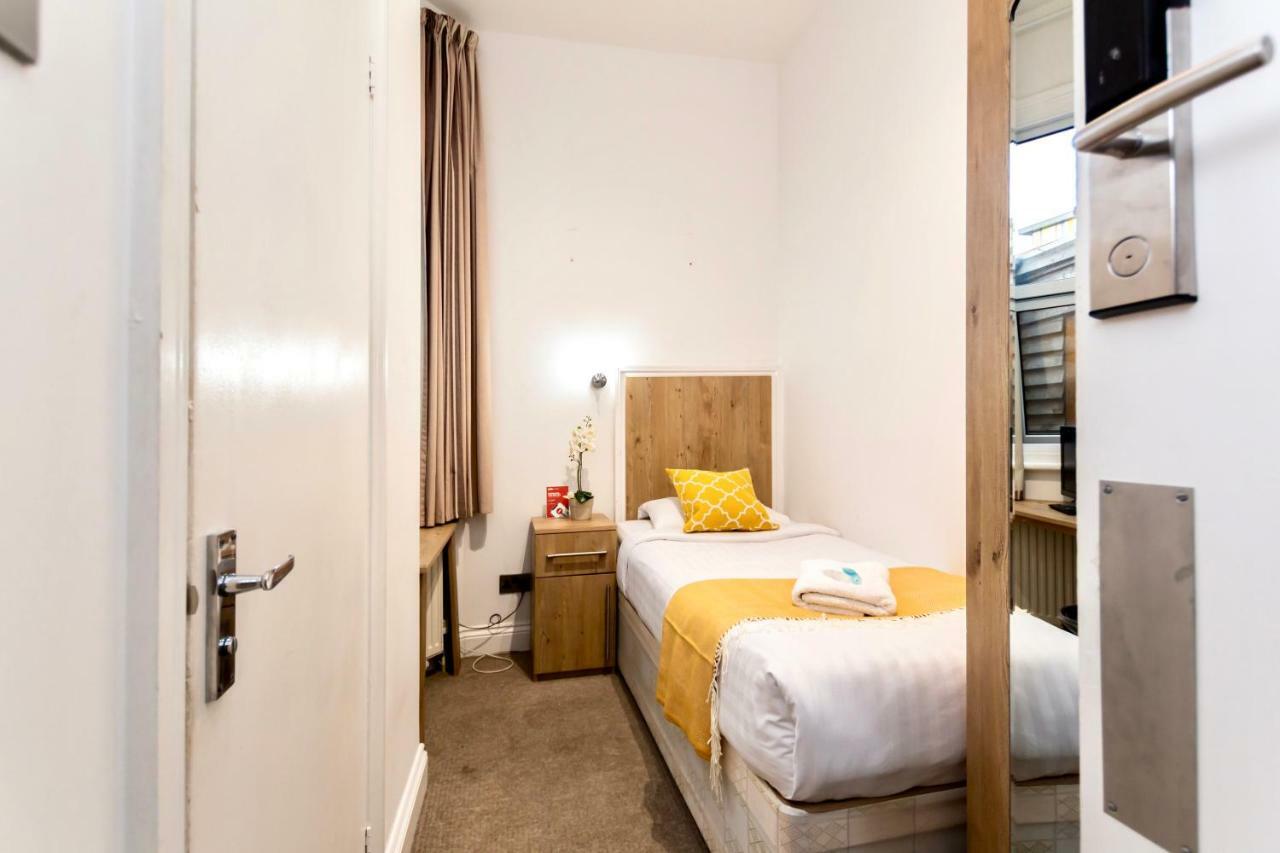 Oyo Tamtam Acton Hotel London Kültér fotó