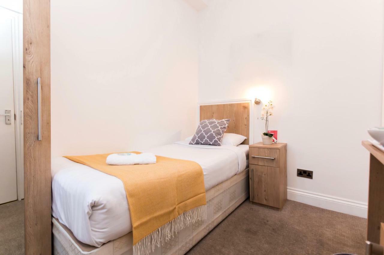 Oyo Tamtam Acton Hotel London Kültér fotó