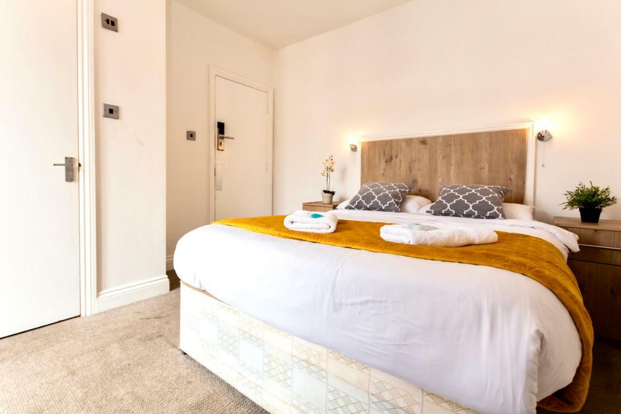 Oyo Tamtam Acton Hotel London Kültér fotó