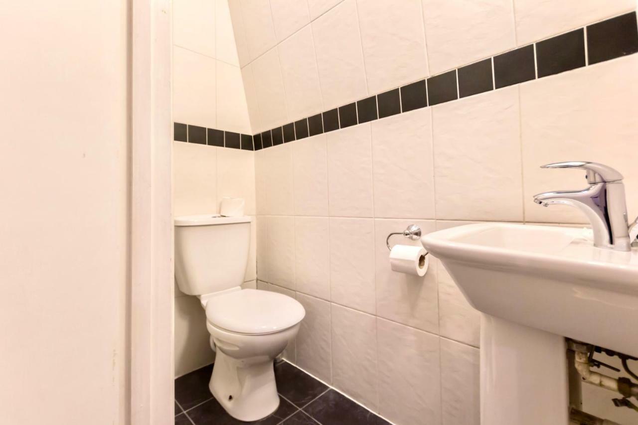 Oyo Tamtam Acton Hotel London Kültér fotó