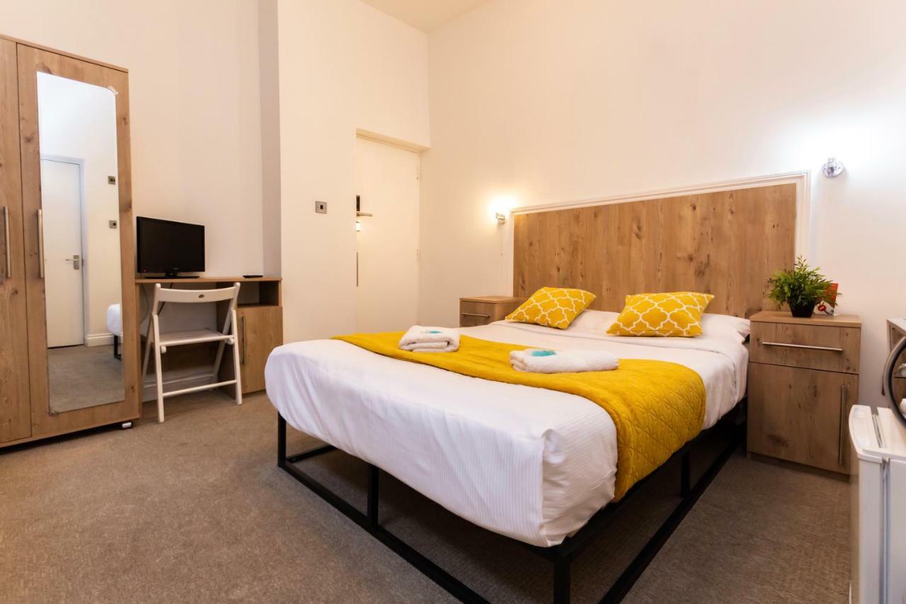 Oyo Tamtam Acton Hotel London Kültér fotó