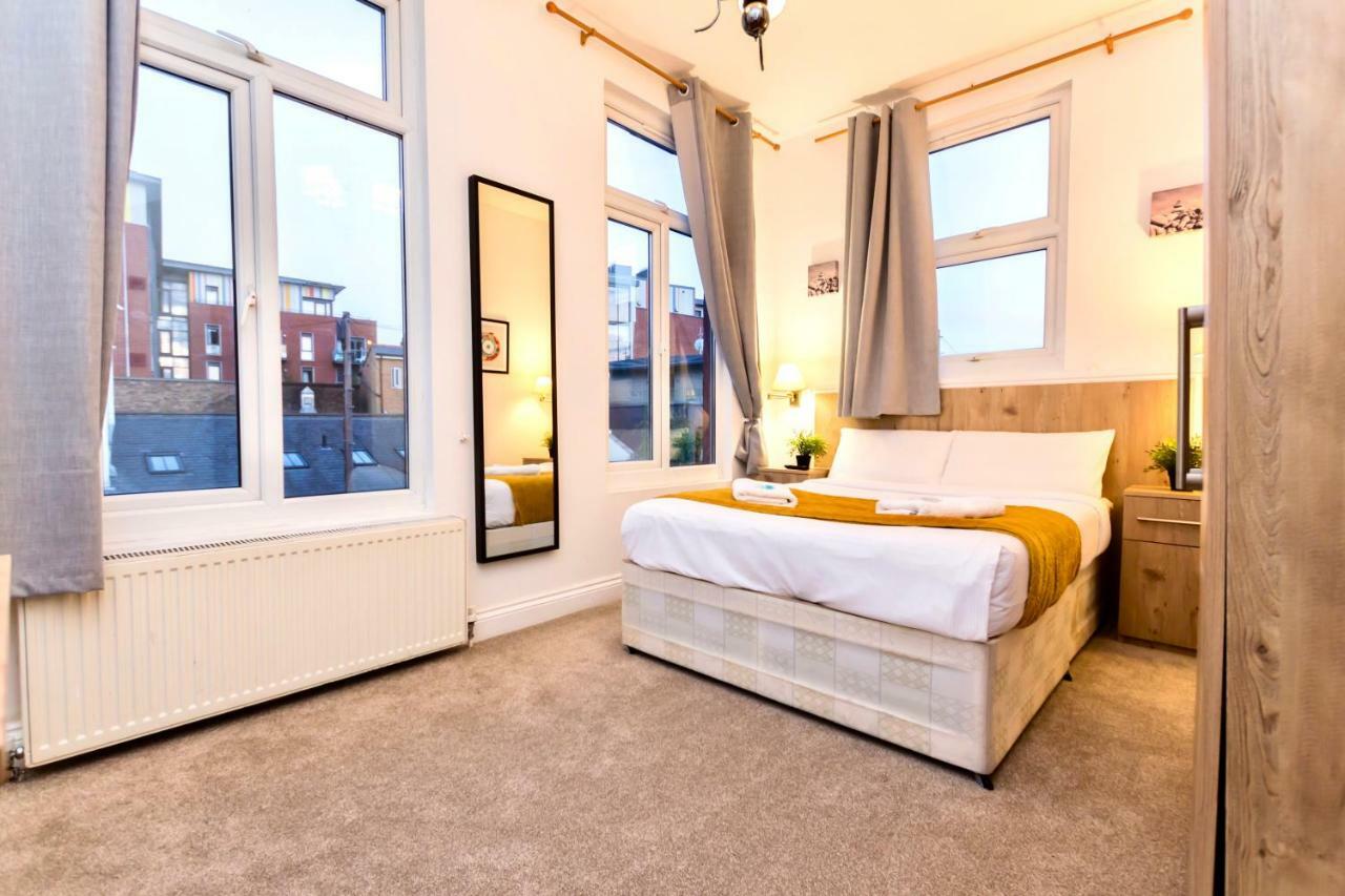Oyo Tamtam Acton Hotel London Kültér fotó
