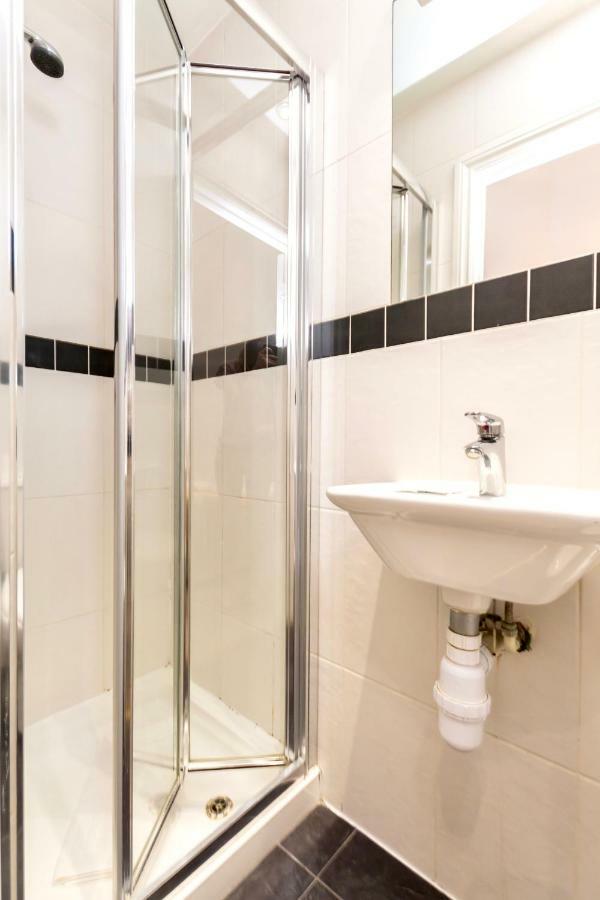 Oyo Tamtam Acton Hotel London Kültér fotó