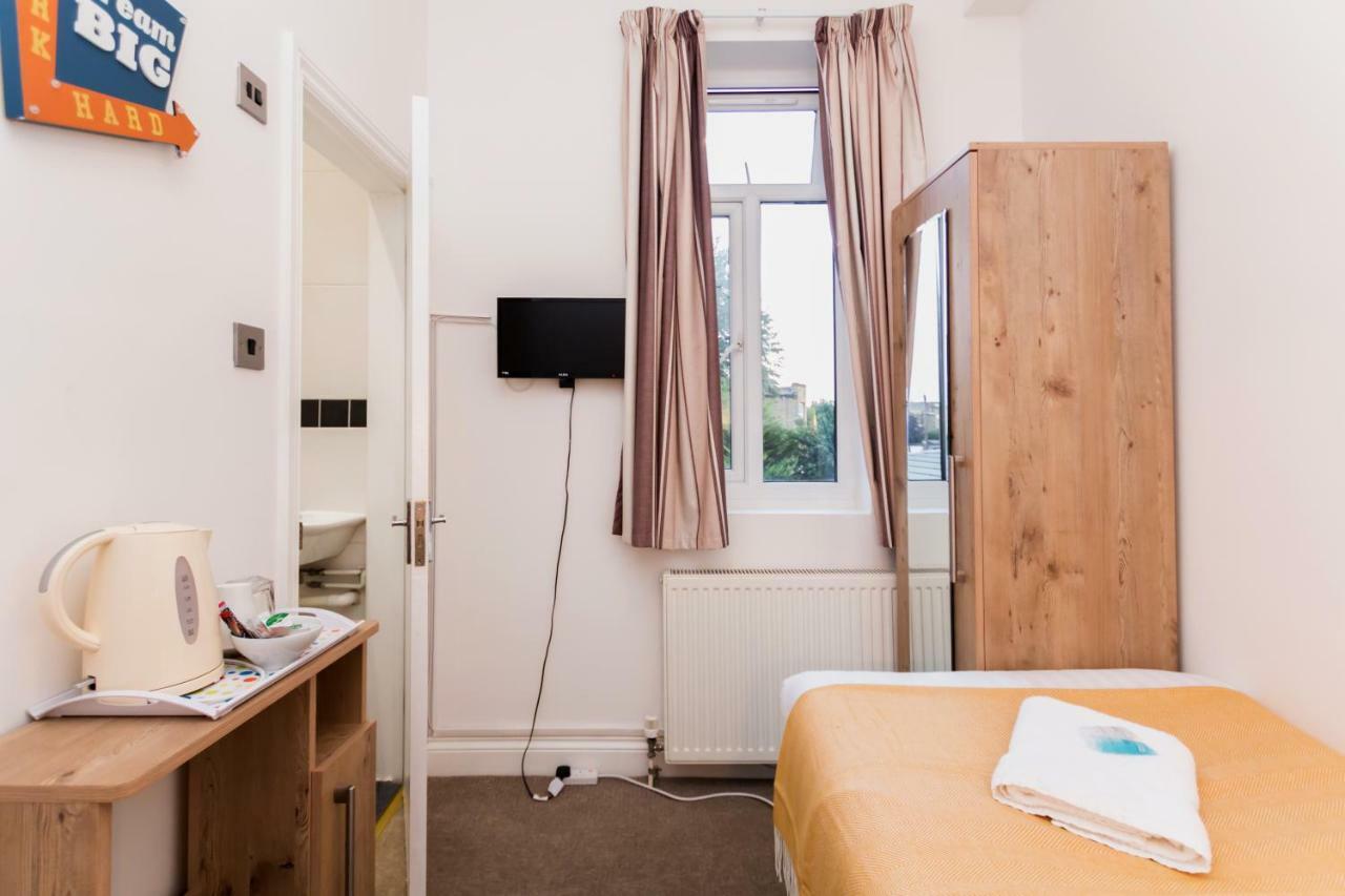Oyo Tamtam Acton Hotel London Kültér fotó