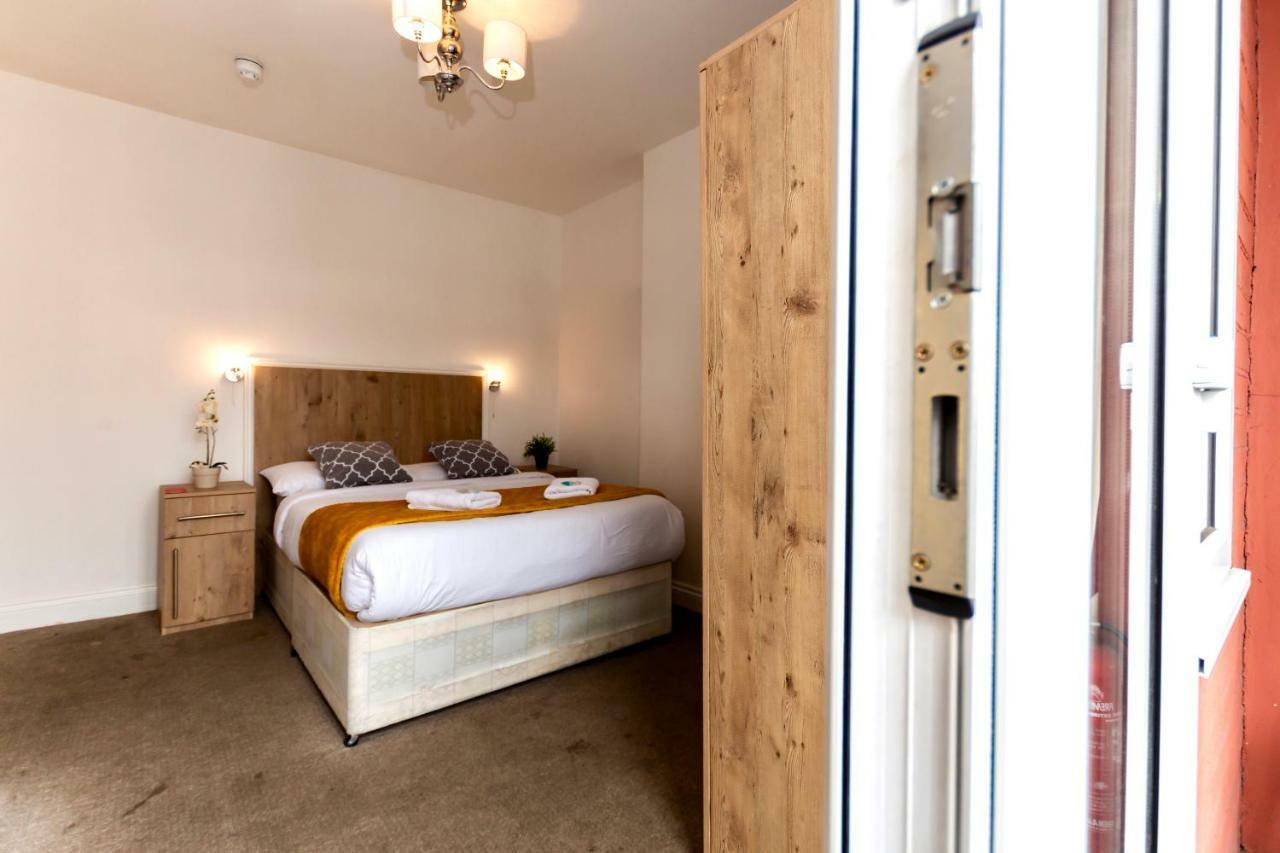 Oyo Tamtam Acton Hotel London Kültér fotó