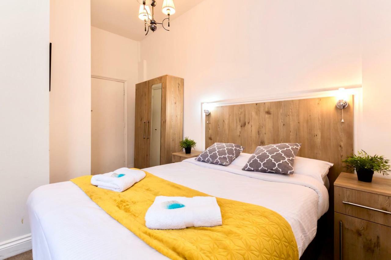 Oyo Tamtam Acton Hotel London Kültér fotó